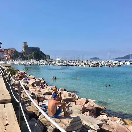 Casa Dei Limoni بيت للعطل *