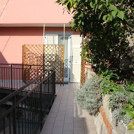 Casa Dei Limoni ليريسي