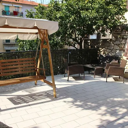 Casa Dei Limoni بيت للعطل ليريسي